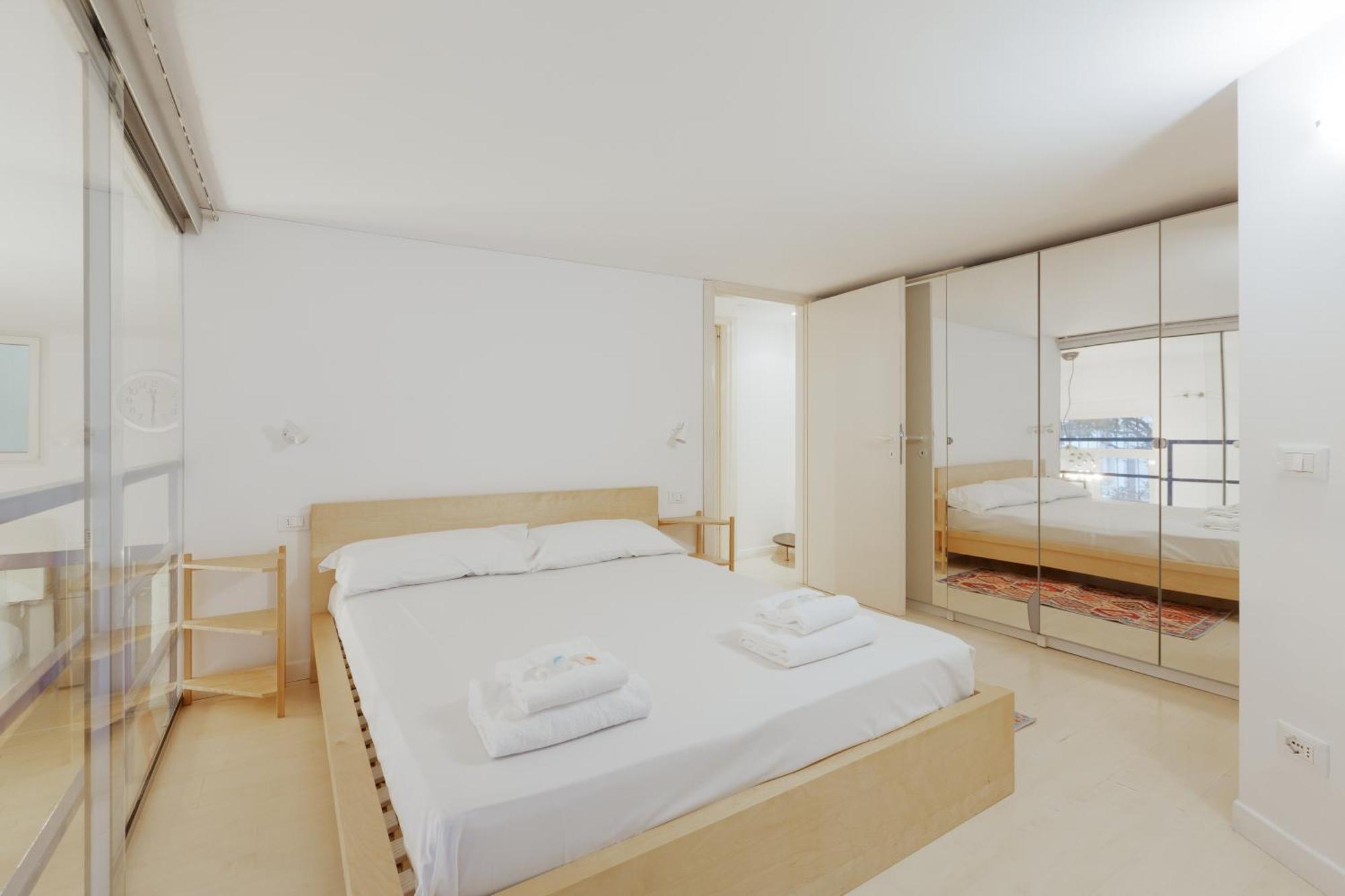 Sant'Agostino - Charming Retreat 210M From M2 Apartment Milan Exterior photo